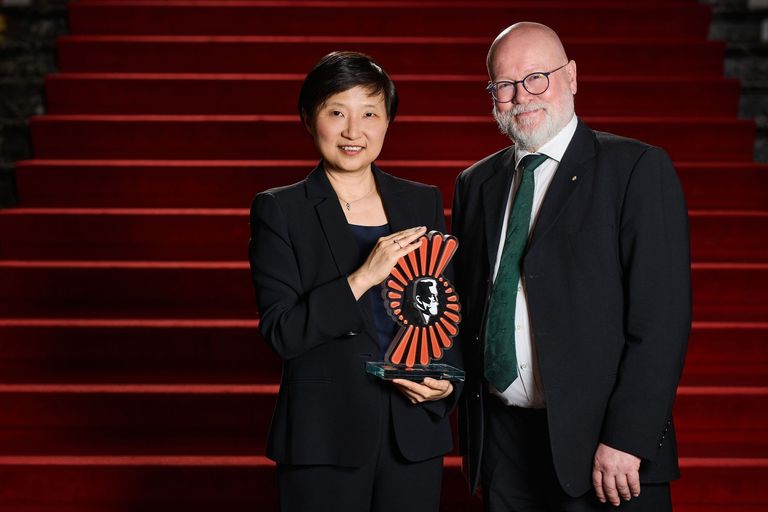 Prof Xiaowei Zhuang with Prof Sven Lidin