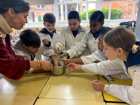 Syensqo volunteer - Véronique Taverne - at TADA weekend school - January